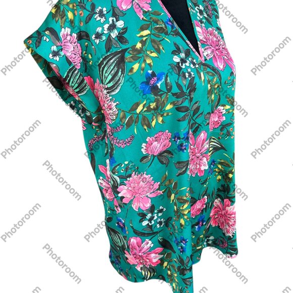 Express Green & Pink Floral Large Cap Sleeve Keyhole Blouse - Picture 2 of 4